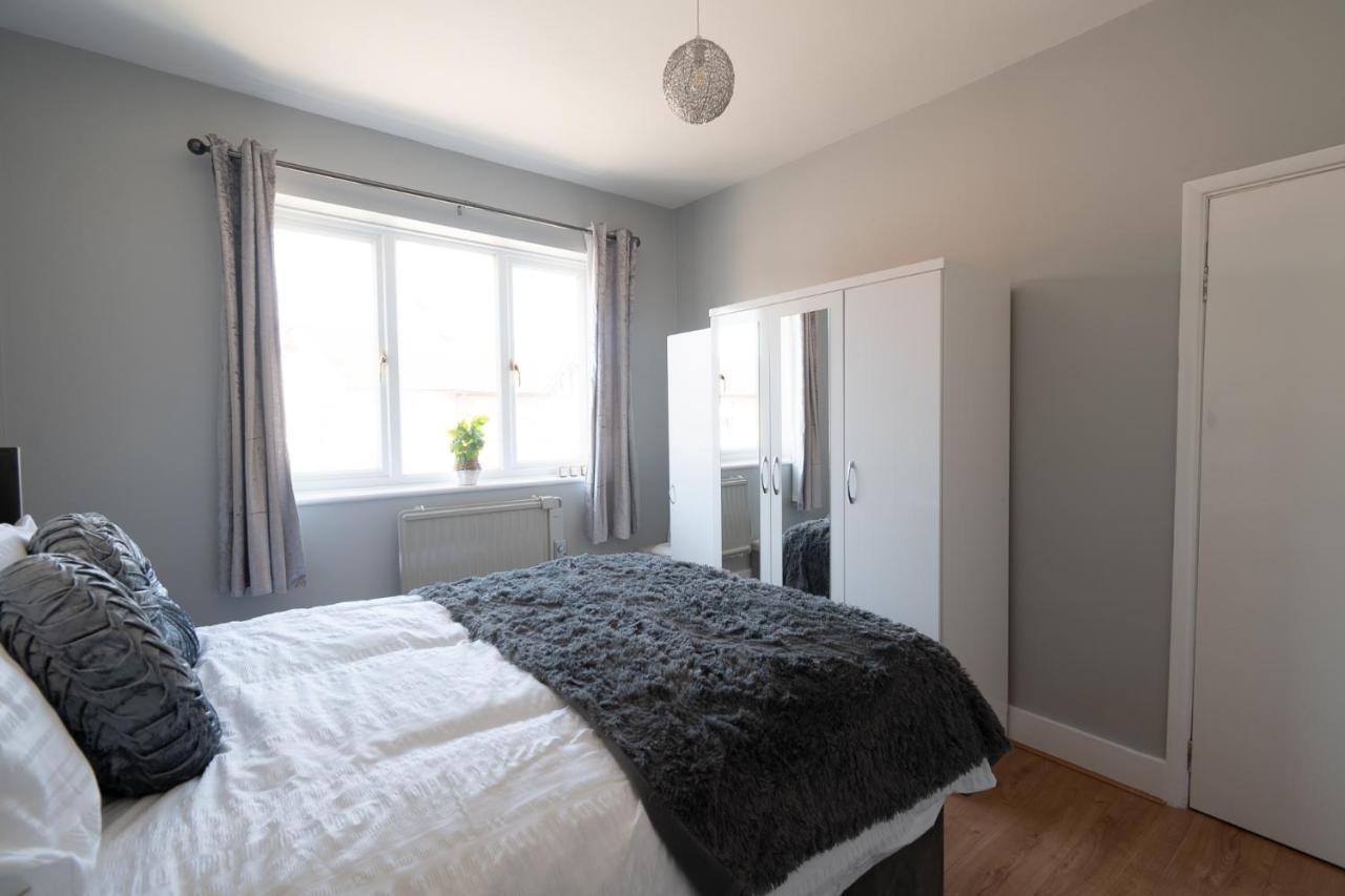 Elmcroft - 10 Mins Walk To Town Centre Apartment