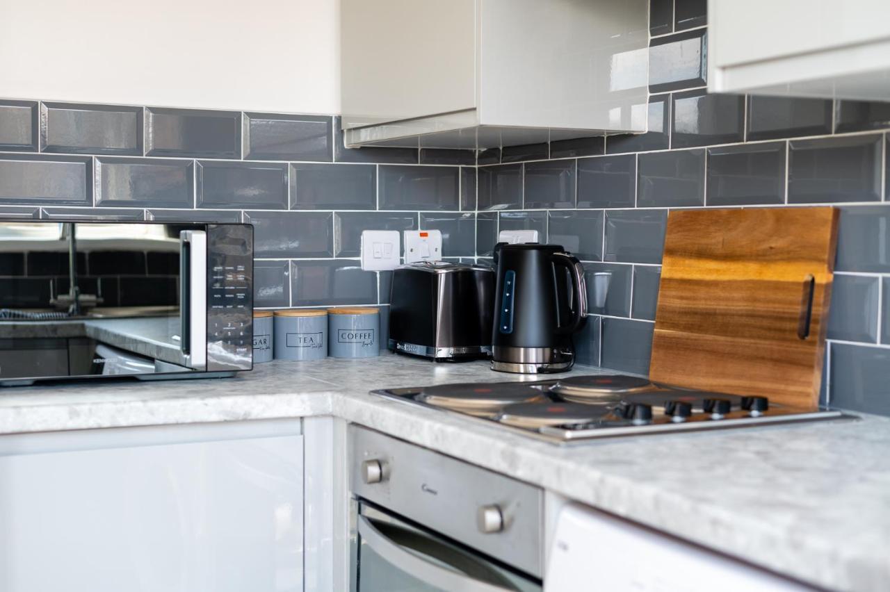 Elmcroft - 10 Mins Walk To Town Centre Apartment